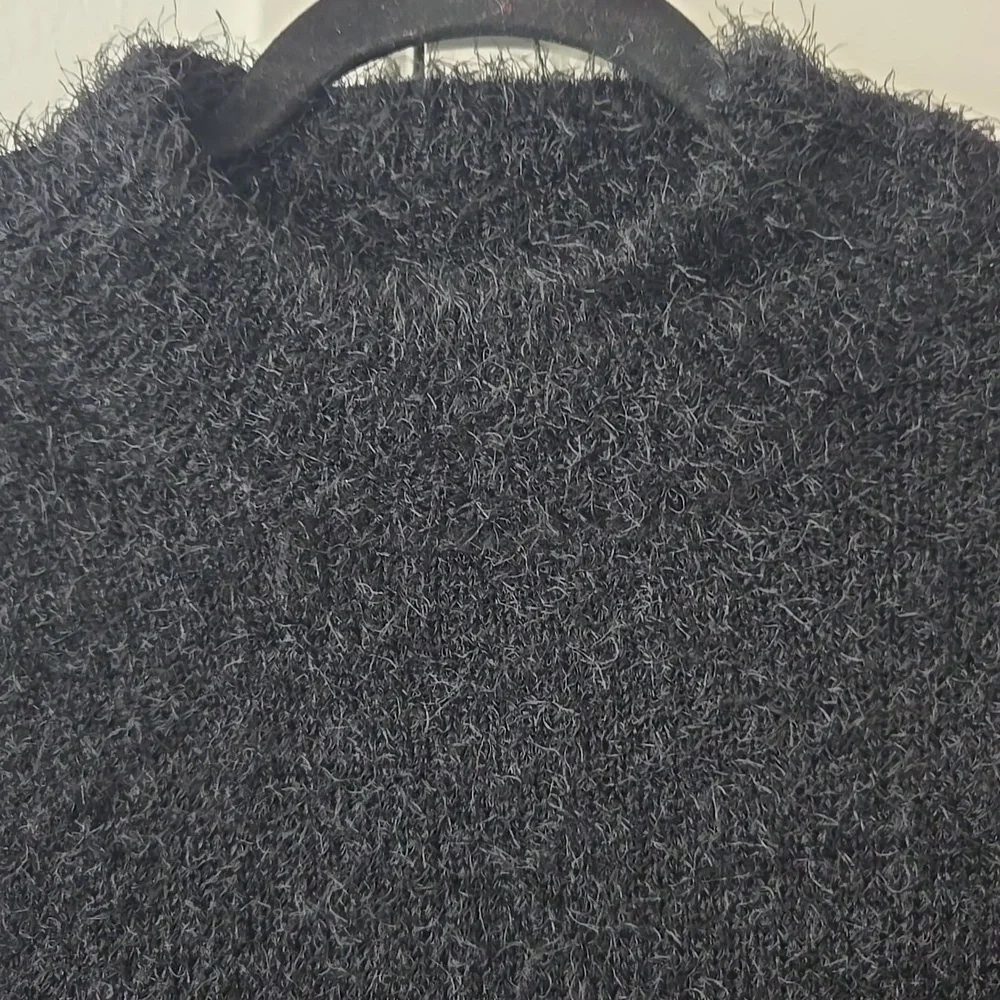 Sweater - Picture 2 of 8